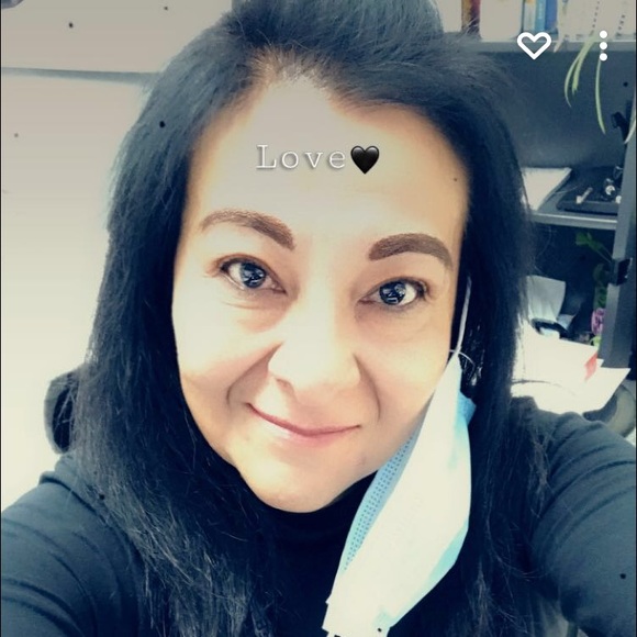 Meet your Posher, Rona - Picture 2 of 3